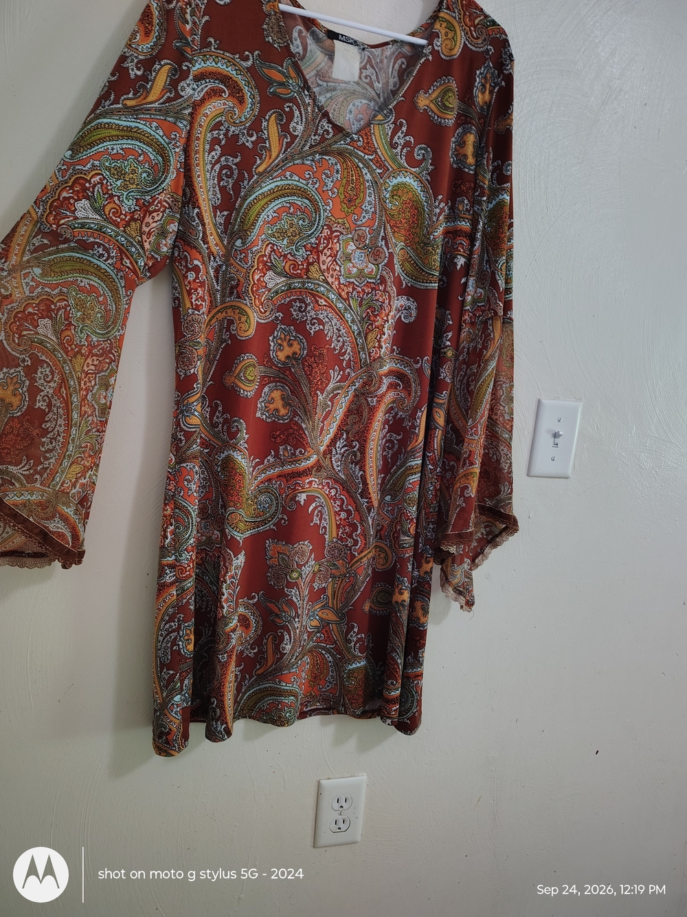 MSK Paisley V-Neck Long Sleeve Tunic Dress in Rust and Teal